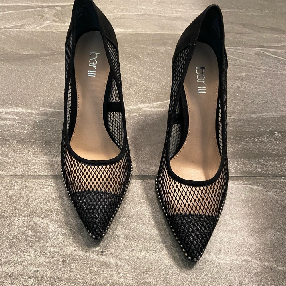 Black Pumps